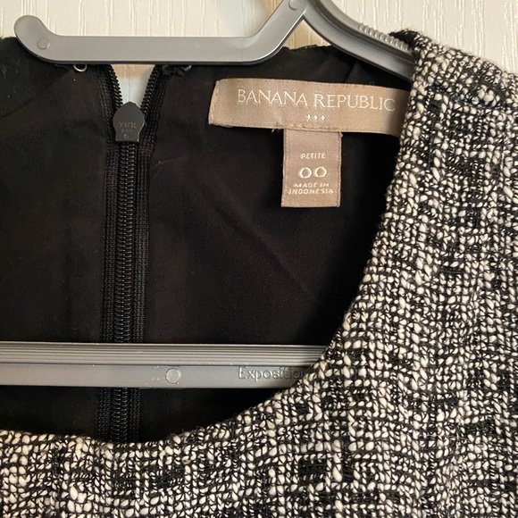 Banana Republic Tweed Fit and Flare Dress Petite Size 00P - Picture 3 of 5